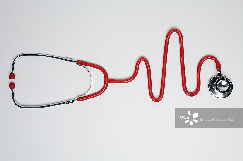 心电图形状的听诊器图片素材
