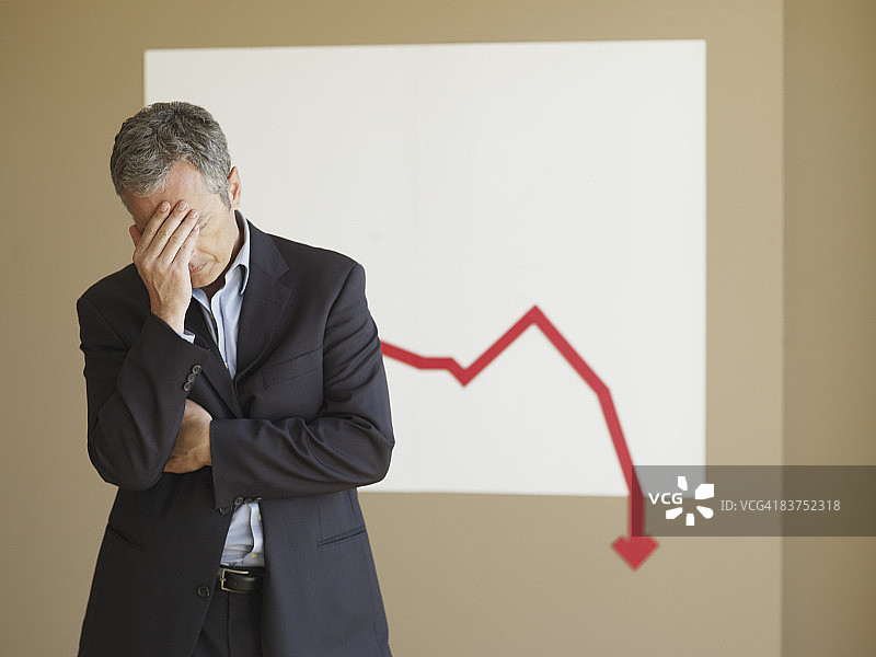 对预测感到失望的商人图片素材