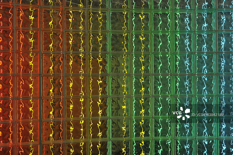 彩色玻璃砖墙图片素材