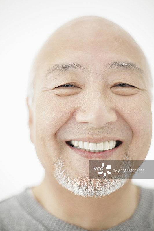 老年男人特写工作室肖像图片素材