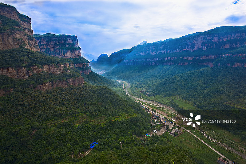 太行大峡谷高角度景观，位于中国河南省林州市图片素材
