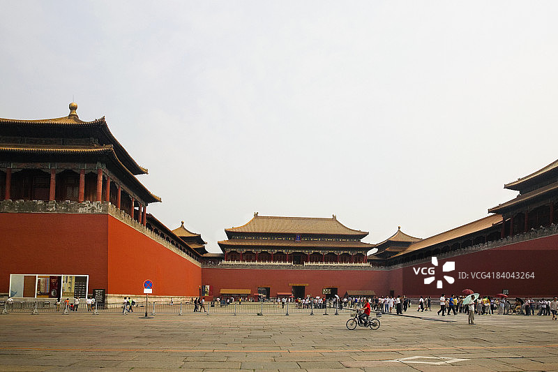 在中国北京故宫端门前的游客图片素材
