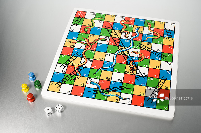 蛇梯棋益智游戏图片素材