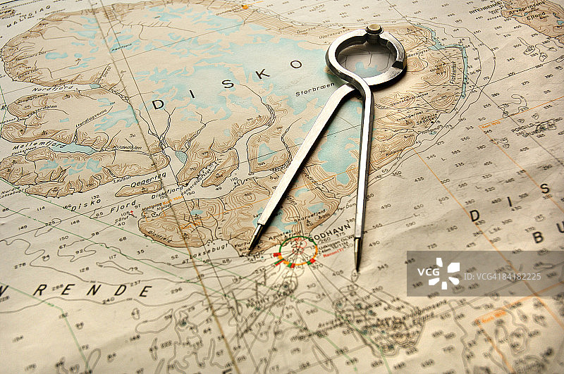 航海图上的罗盘图片素材