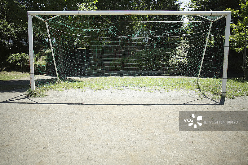 日本东京都多摩市运动场上的球门图片素材