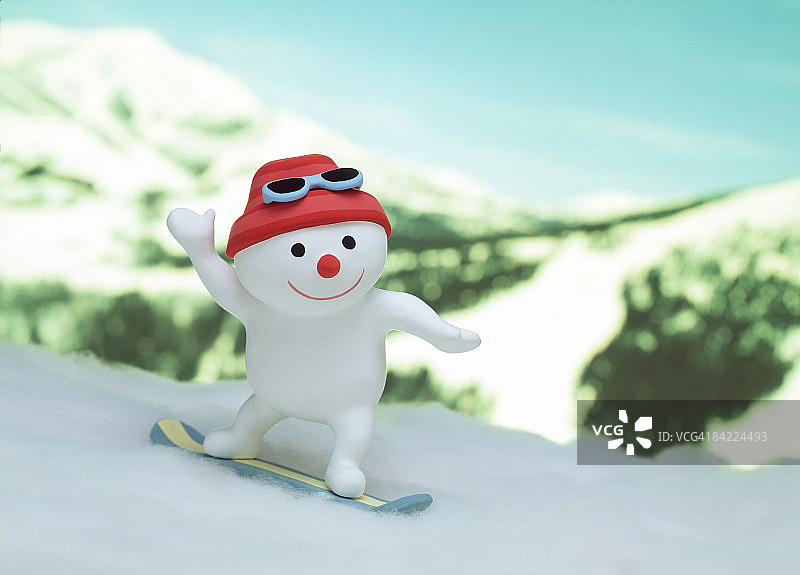 雪地滑雪雪人特写图片素材