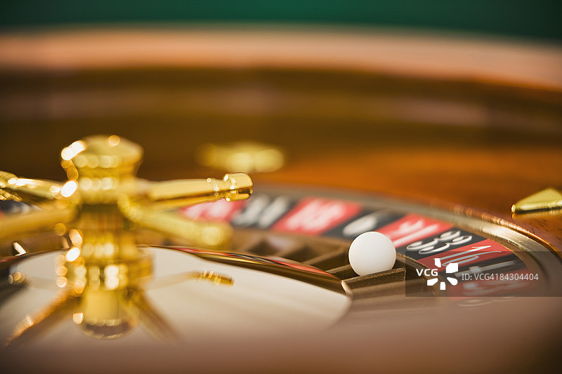 旋转的轮盘赌轮特写图片素材