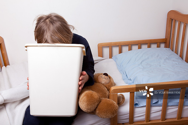 生病的男孩15图片素材