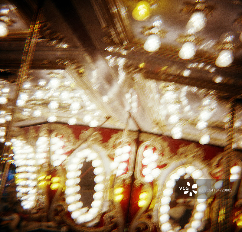 旋转木马夜景图片素材