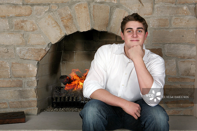 微笑的年轻男人图片素材