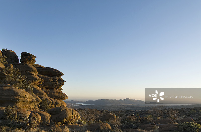 南非豪登省马加利斯堡的清晨砂岩地貌图片素材