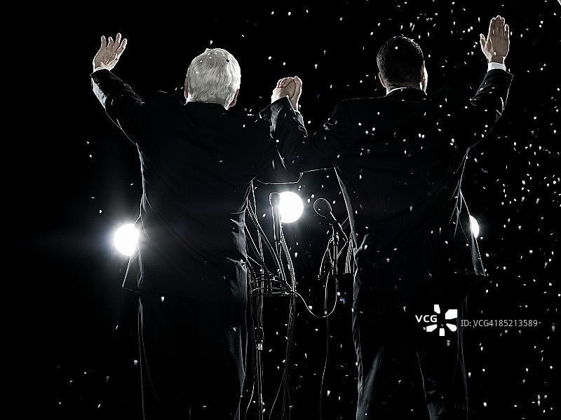 挥手的政治人物图片素材