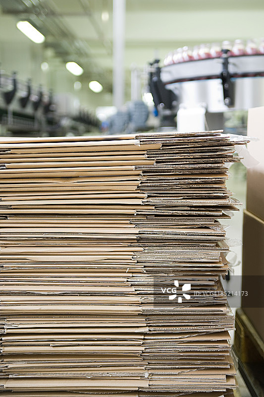 堆叠的纸板箱图片素材