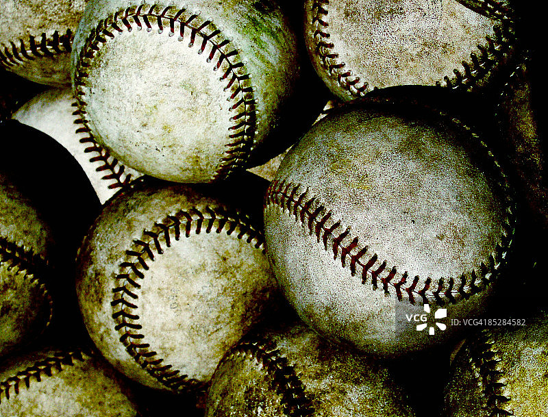 装满旧球图片素材