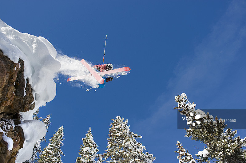 悬崖滑雪图片素材