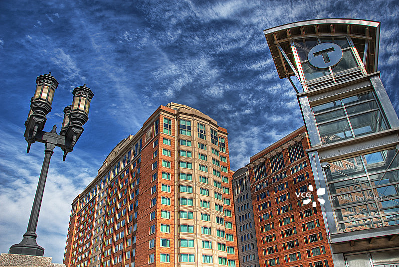 银线T站和灯柱图片素材