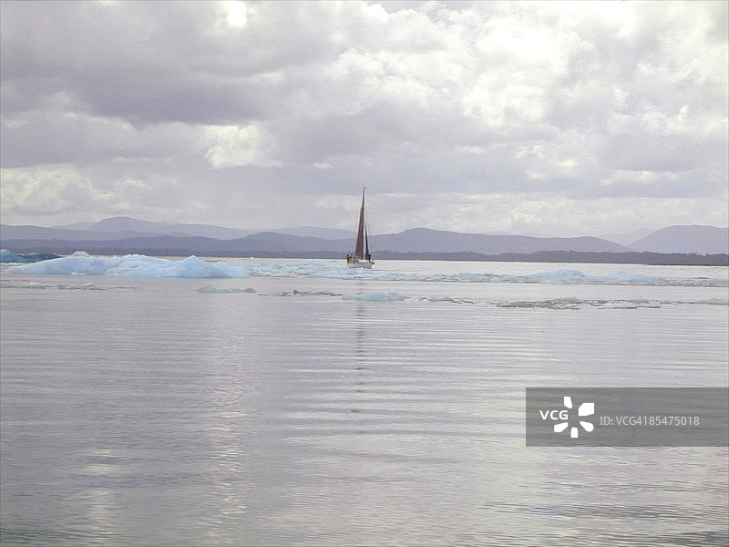 巴塔哥尼亚海域帆船图片素材