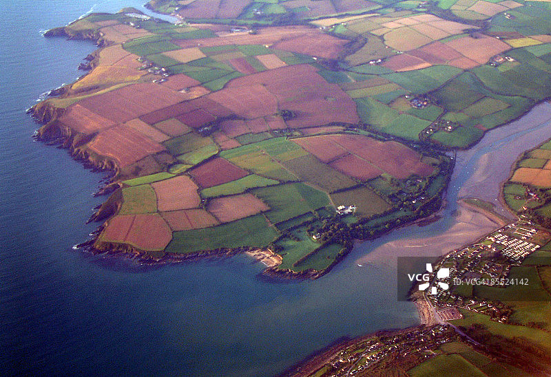 拼布田野和喷泉镇海滩图片素材