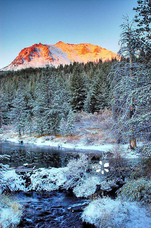 雪景日出图片素材