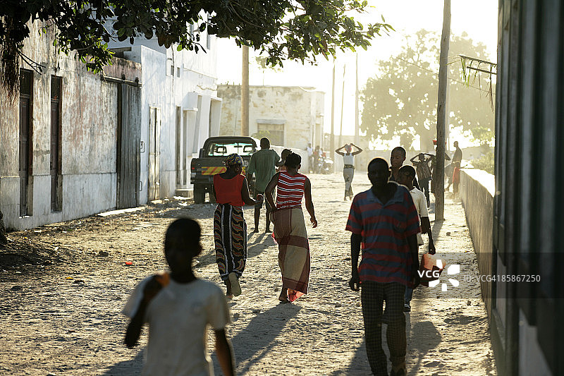 莫桑比克岛绿树成荫的街道图片素材