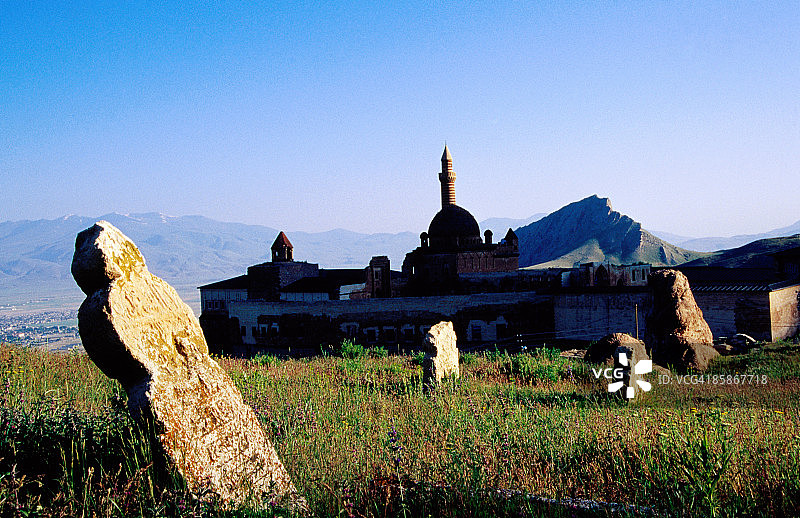 伊沙克帕夏宫殿前的古老墓地图片素材