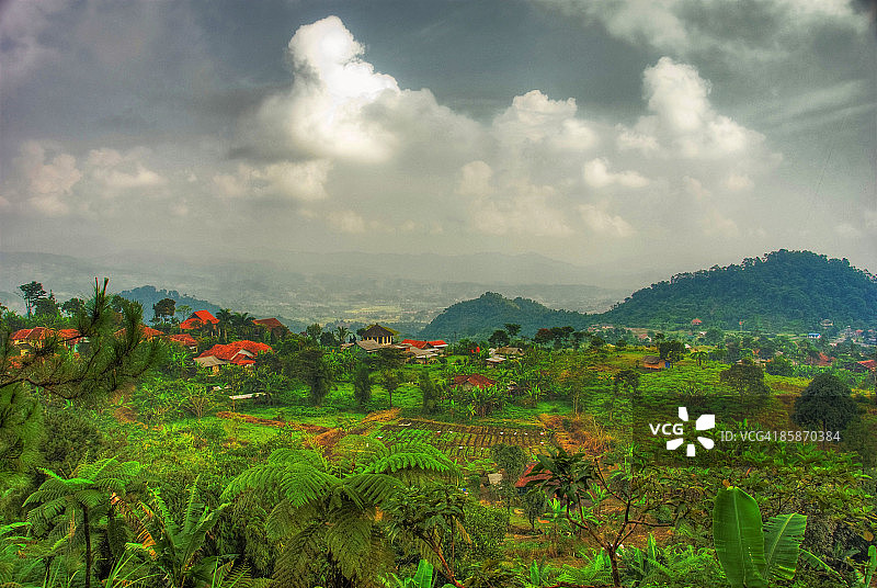 萨拉克山丘陵风光图片素材
