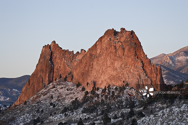 美国科罗拉多斯普林斯众神花园的雪景教堂岩图片素材
