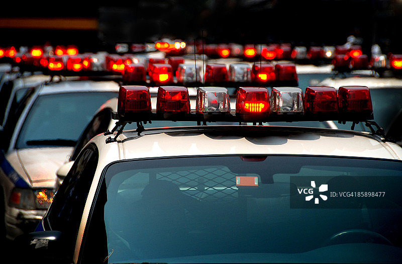 带灯的警车图片素材