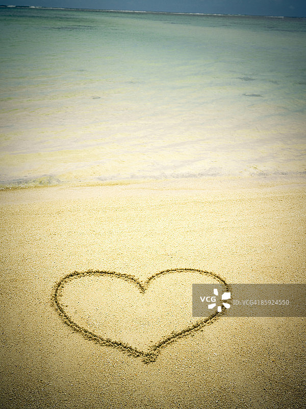 库克群岛海滩上的心形图片素材