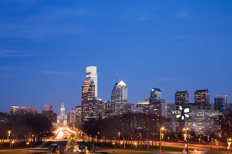 费城天际线（黄昏景色）图片素材
