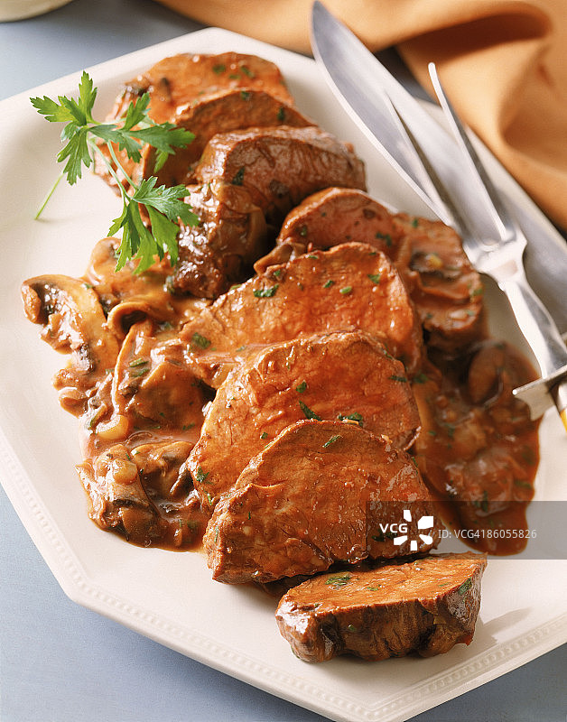 蘑菇酱牛里脊图片素材