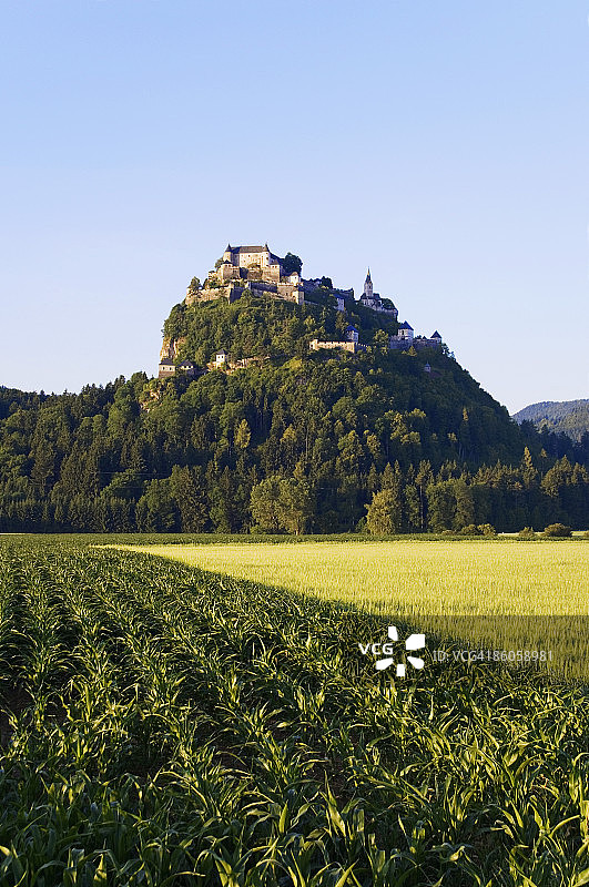 山顶上的霍霍斯特维茨城堡图片素材