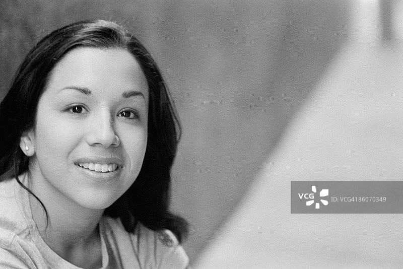 微笑的女人图片素材