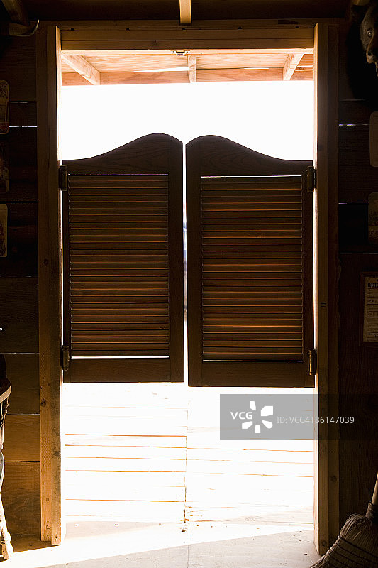 酒吧间门图片素材