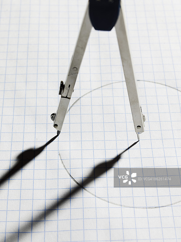 圆规绘制圆形图片素材