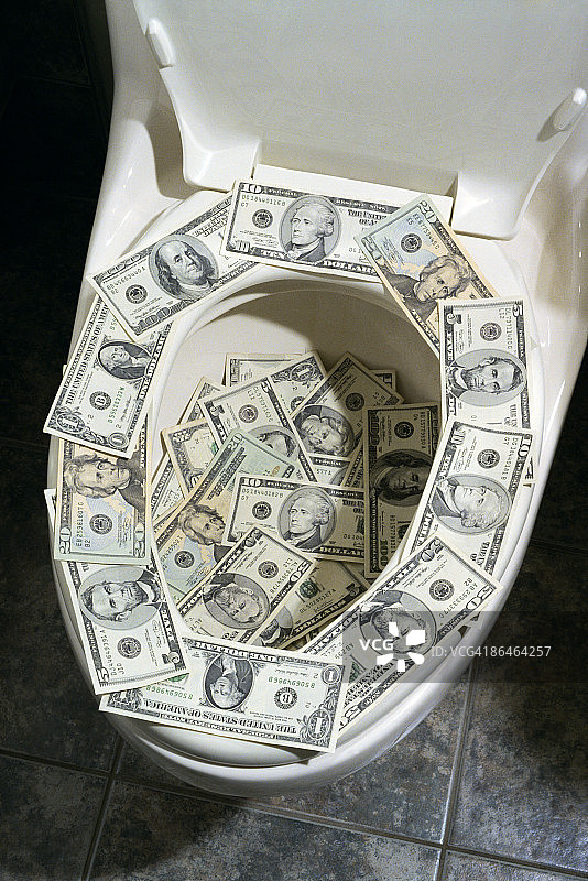 马桶里的钱图片素材