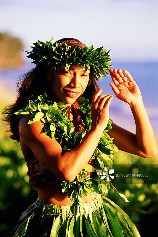 夏威夷草裙舞舞者肖像图片素材