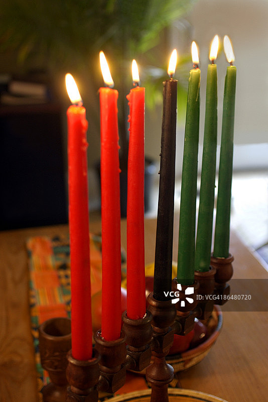 宽扎节七支蜡烛图片素材