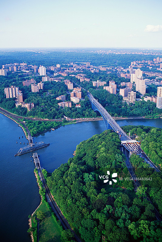 纽约哈莱姆河上的桥梁鸟瞰图片素材