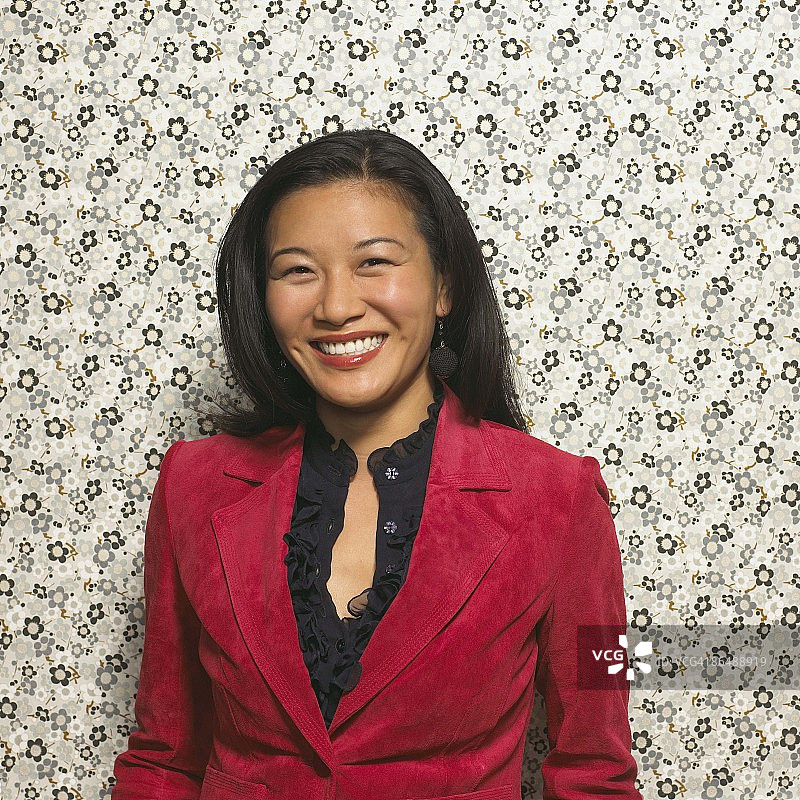 微笑的女人图片素材