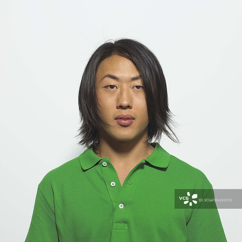 表情严肃的男人图片素材