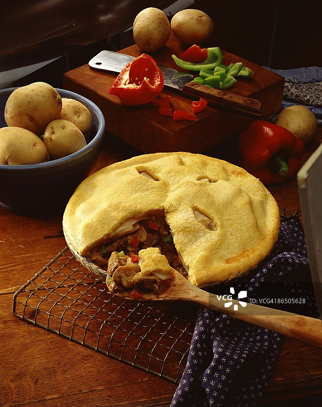 牛肉蔬菜馅饼图片素材