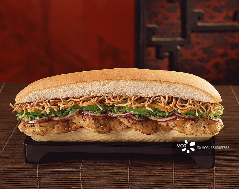 亚洲风味鸡肉潜艇堡图片素材