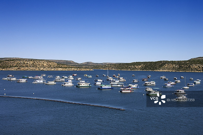 犹他州纳瓦霍湖的船只图片素材