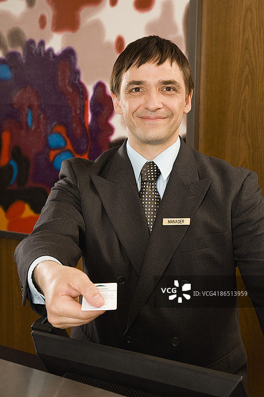 乐于助人的礼宾员图片素材