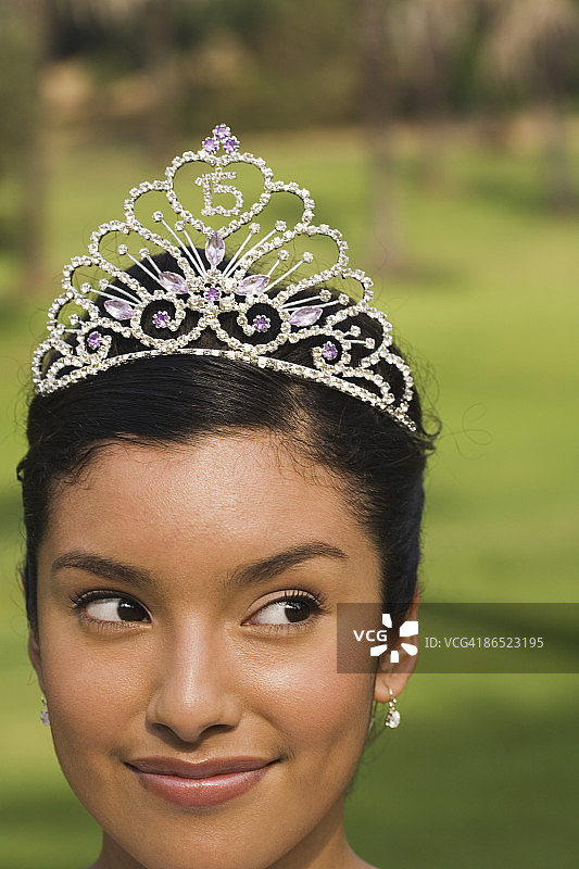 戴着头饰的女孩图片素材