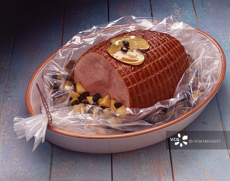 烤箱袋中的火腿图片素材