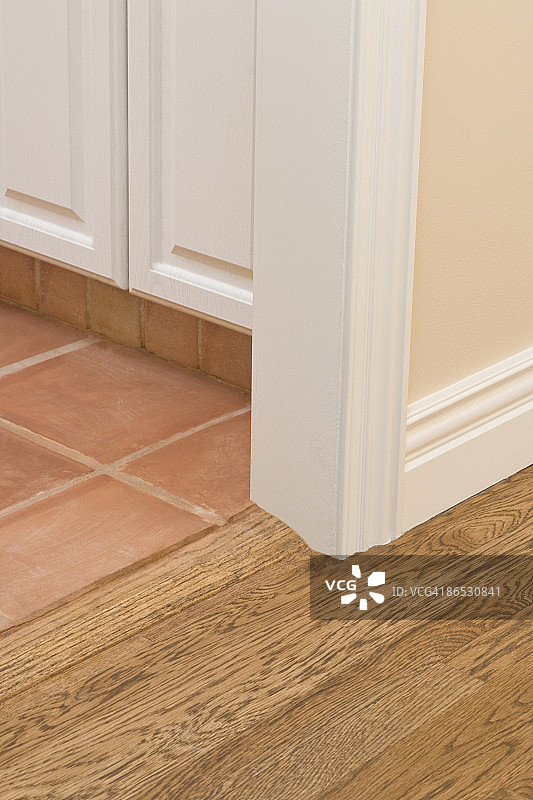 瓷砖和硬木地板图片素材