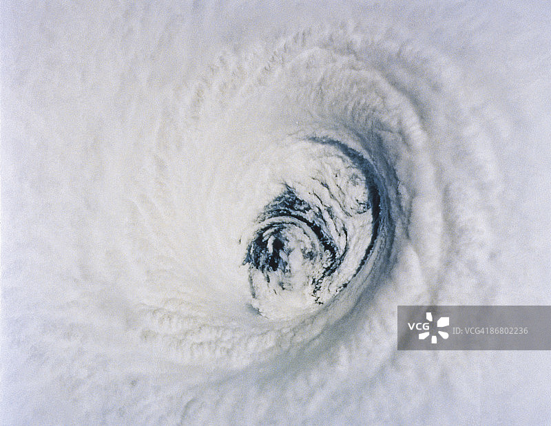 飓风艾米利亚图片素材