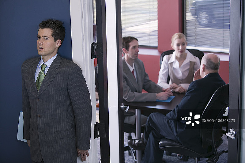 参加商务会议的商人图片素材